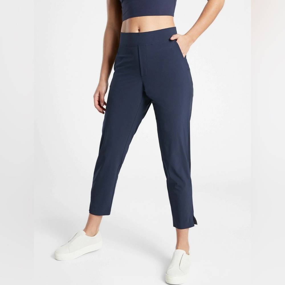 Athleta Brooklyn Navy Blue Featherweight Stretch Mid Rise Ankle Pants EUC Size 2